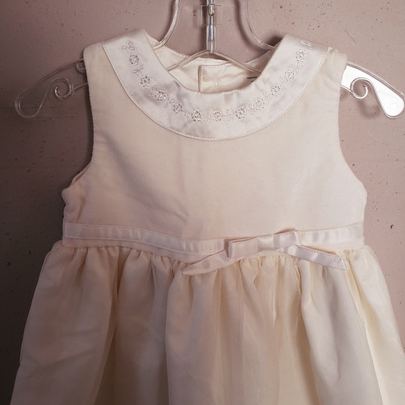Carter's Cream Formal Dress Sz 18 Months Baby Girl - Picture 2 of 5
